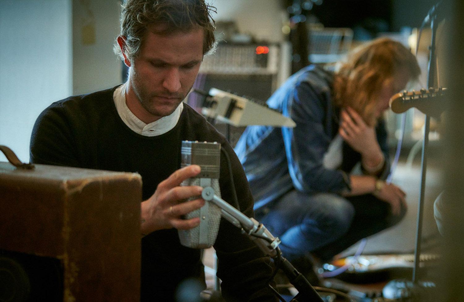 Producing and recording Okta Logue – Runway Markings